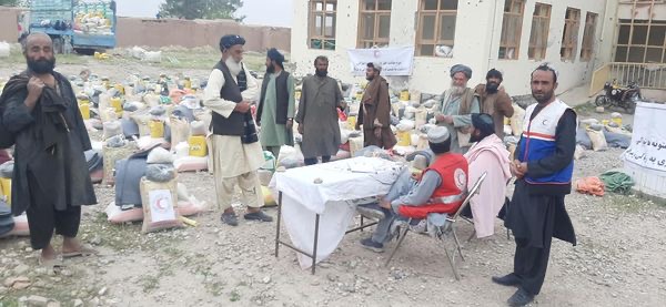 مساعدت جمعیت افغانی سره میاشت برای ۳۰۰ خانواده در ارزگان!