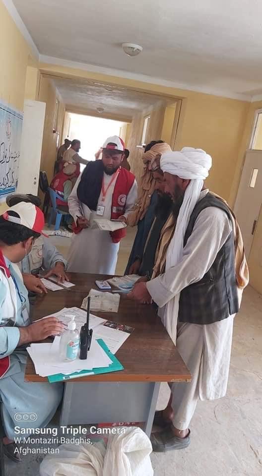 مساعدت جمعیت افغانی سره میاشت برای ١١٠٠ خانواده در ولایت بادغیس! 