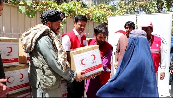 مساعدت جمعیت افغانی سره میاشت برای 100 خانواده در کابل! 