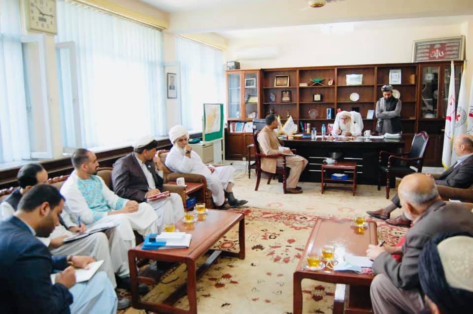 سرپرست ریاست عمومی جمعیت هلال احمر افغانی محترم مولوی مطیع الحق خالص با رئیس کمیته بین المللی صلیب سرخ ملاقات نمود!