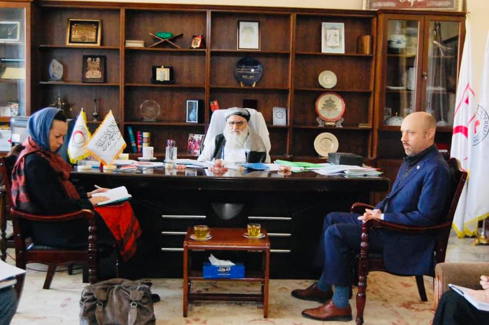 سرپرست ریاست عمومی جمعیت هلال احمر افغانی محترم مولوی مطیع الحق خالص با رئیس زون آسیا کمیته بین المللی صلیب سرخ ملاقات نمود!