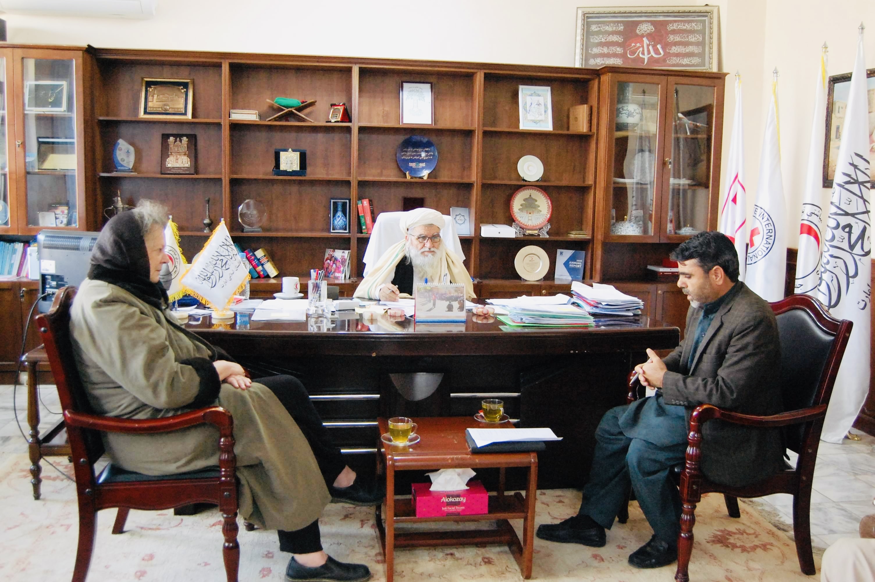 د پارسا مؤسسې له رئيس  سره د افغاني سرې مياشتې ټولنې د عمومي رئيس ناسته !