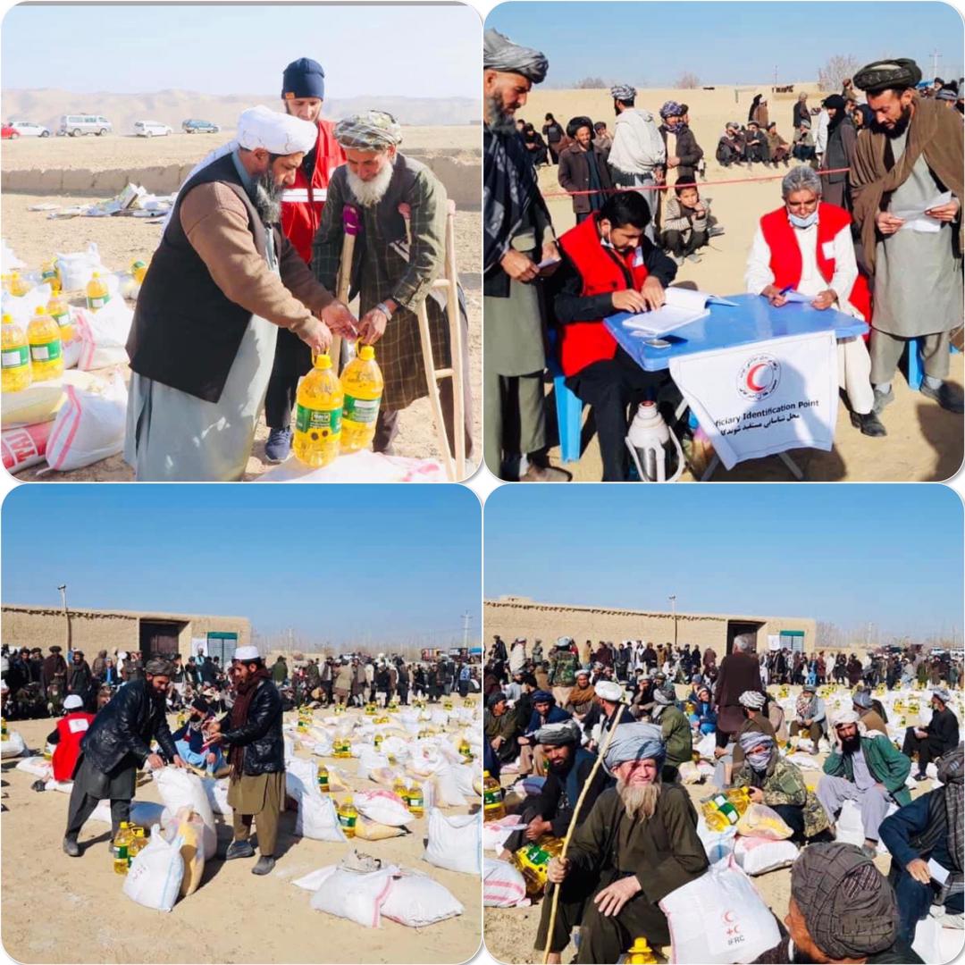 جمعیت هلال احمر افغانی برای ۶۰۰ خانواده در ولایت فاریاب مواد غذایی مساعدت نمود!
