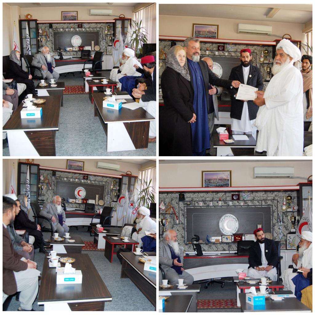 موسسه دهکده صلح آلمان ۲۰۰۰ بسته مواد خوراکی را به جمعیت افغانی سره میاشت مساعدت نمود!