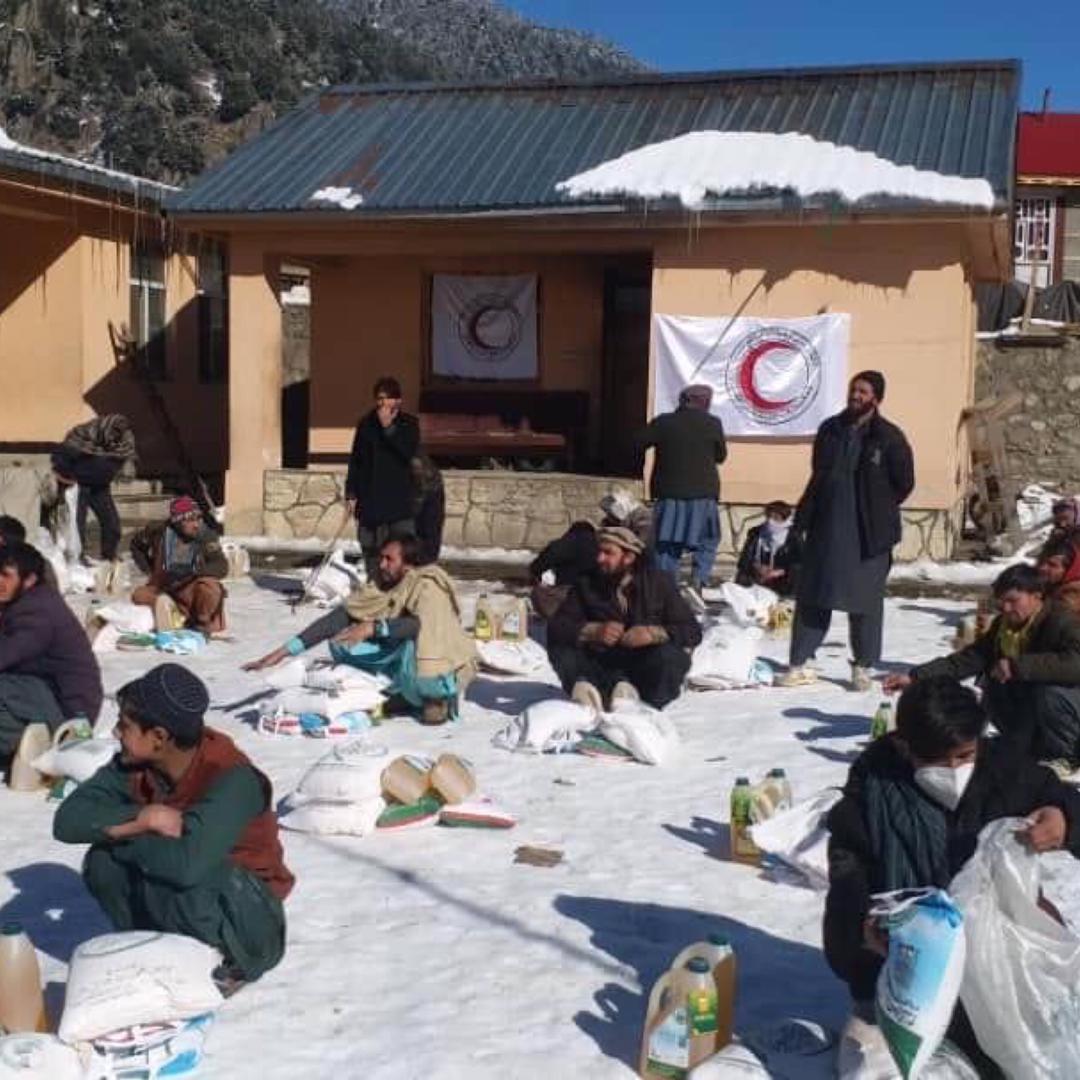 مساعدت جمعیت هلال احمر افغانی برای ۲۲۷ خانواده در ولایت نورستان صورت گرفت!