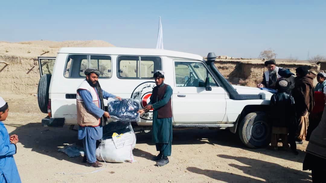 اغاز روند مساعدت های جمعیت هلال احمر افغانی برای ۲۰۰ خانواده در  ولایت زابل!