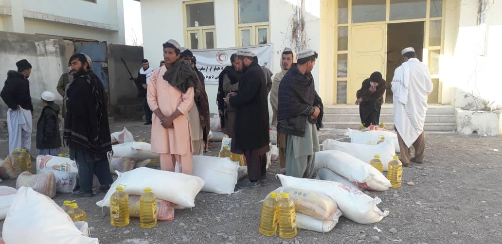 مساعدت های جمعیت افغانی سره میاشت برای ۳۰۰۰ فامیل در ولایت ارزگان به اکمال رسید!