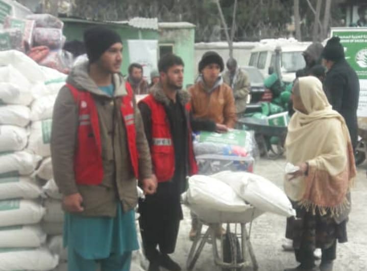 جمعیت افغانی سره میاشت در ولایت کابل برای ۳۰۰ فامیل نیازمند مساعدت نمود!