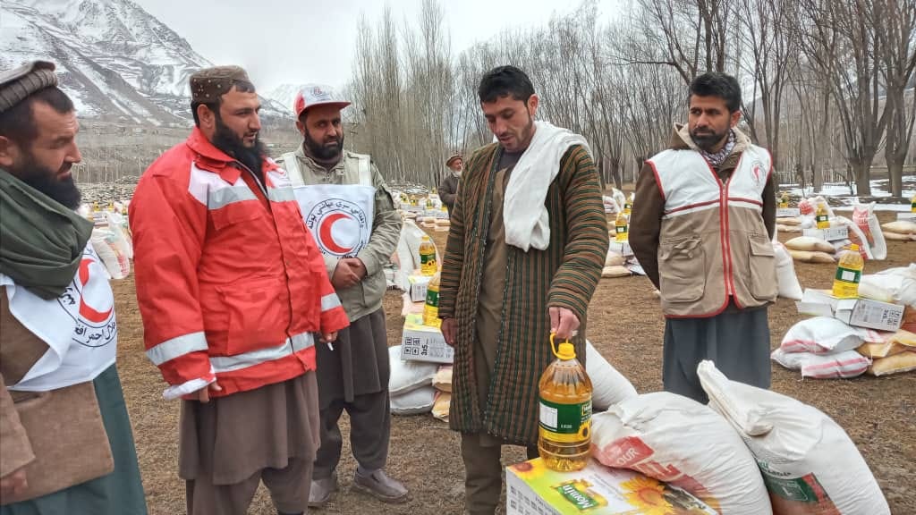 بدخشان کې ۵۰۰ کورنیو ته د افغاني سرې میاشتې له لوري د مرستو ویش پیل شو!