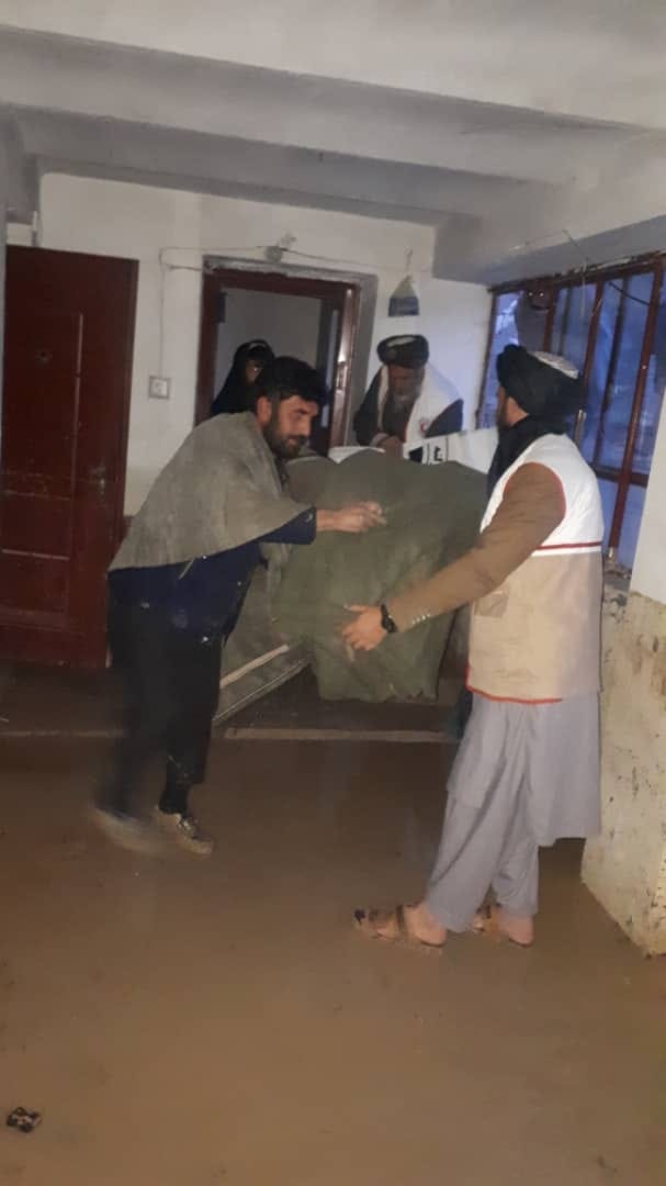 زابل کې افغاني سرې میاشتې نن درېیمه ورځ هم له باران ځپلو سره مرسته وکړه!