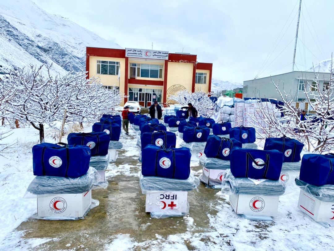 مساعدت های جمعیت افغانی سره میاشت برای ۳۰۰ فامیل متضررین سیلاب ها در ولایت پنجشیر!