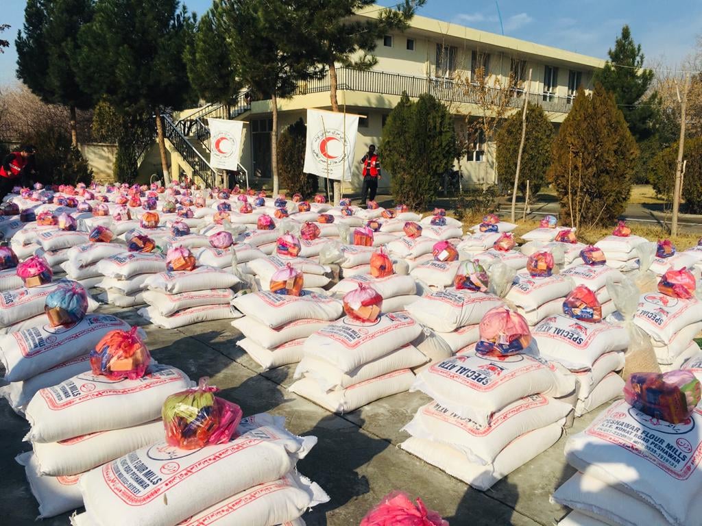 مساعت جمعیت هلال احمر افغانی برای ۲۰۰ خانواده نیازمند در ولایت بلخ!