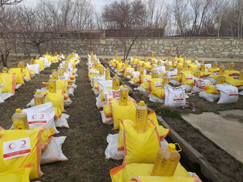 جمعیت هلال احمرافغانی برای ۳۰۰ فامیل در کاپیسا مساعدت نمود!