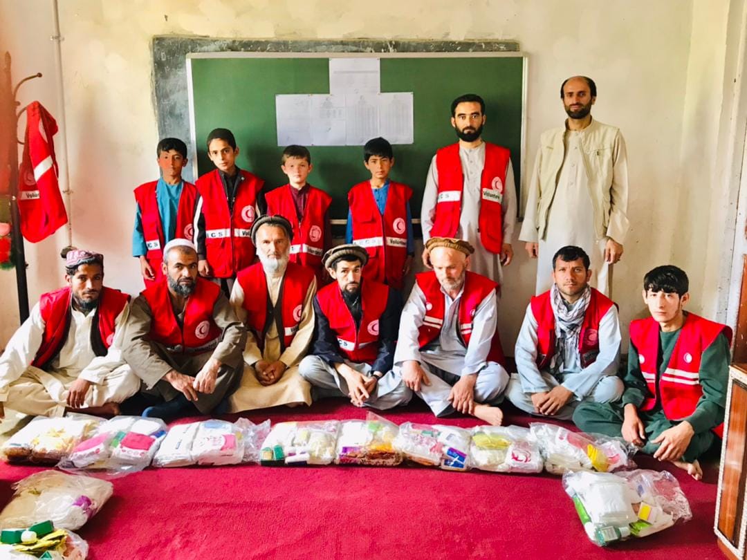 پنجشېر ولایت کې د افغاني سرې میاشتې له لوري ۳۵ رضاکارانو ته روغتیایي توکي وویشل شول!