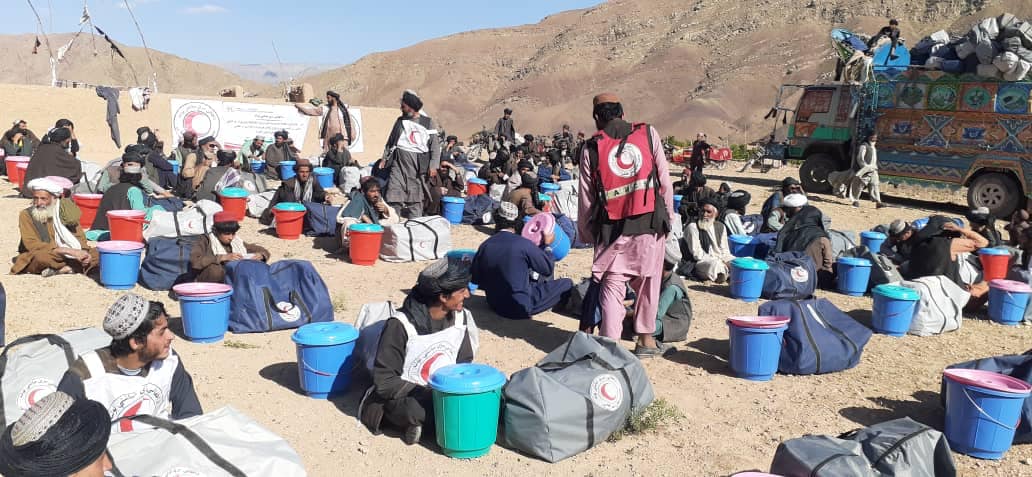 جمعیت هلال احمر افغانی در ولایت ارزگان مواد حفظه الصحه توزیع نمود!