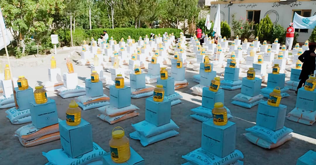 جمعیت هلال احمرافغانی برای ۳۰۰ خانواده در ولایت پکتیا مساعدت نمود!