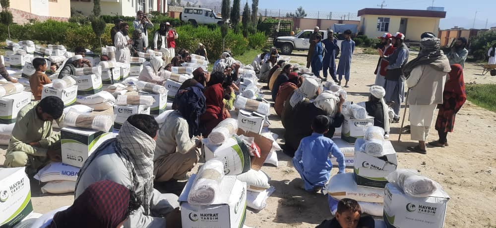 جمعیت هلال احمرافغاني در ولایت لغمان برای ۳۰۰ خانواده مساعدت نمود!