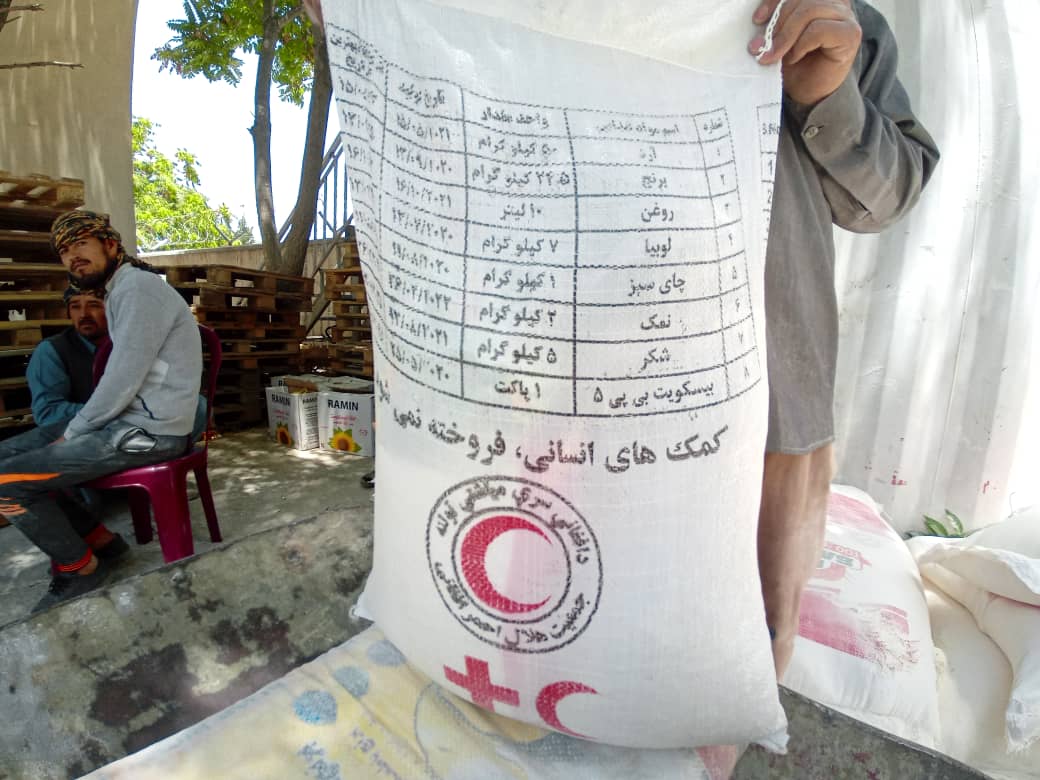 نماینده گی هلال احمر ولایت کابل برای ۱۵۰ خانواده مواد غذایی مساعدت  نمود!