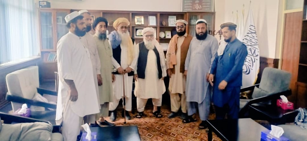 د افغاني سرې میاشتې سرپرست عمومي رییس ښاغلي مولوي مطیع الحق خالص نن د محرم الحرام پر لومړۍ نېټه د ننګرهار ولایت له نجم الجهاد مینې (مولوي خالص فامیلۍ) راغلو مشرانو سره لیدنه ترسره کړه.