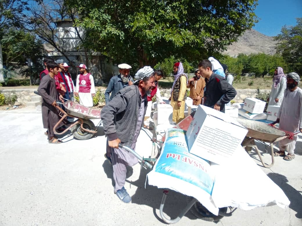 افغاني سرې میاشتې کابل ولایت کې ۵۰۰ اړمنو کورنیو سره مرسته ترسره کړه!