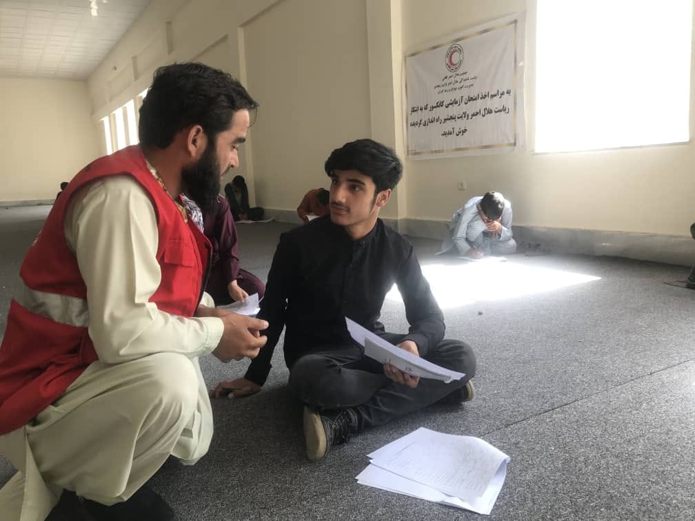 کلوپ جوانان ولایت پنجشیر از جوانان ولسوالی خنج این ولایت امتحان آزمایشی کانکور گرفت!