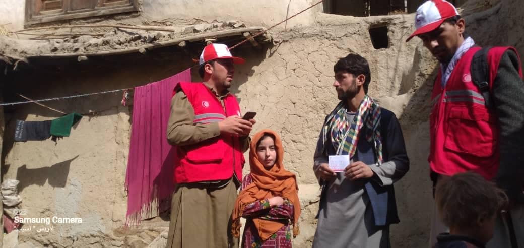 سروی ۸۰۰ خانواده فقیر و مستحقین از سوی جمعیت هلال احمر افغانی در ولسوالی جرم ولایت بدخشان انجام یافت!