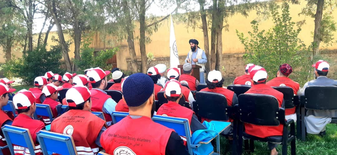 ریاست دعوت و ارشاد جمعیت هلال احمر افغانی در مرستون کابل برای اساتید رضاکار و دانش آموزان جلسه آموزشی تدویر نمود!