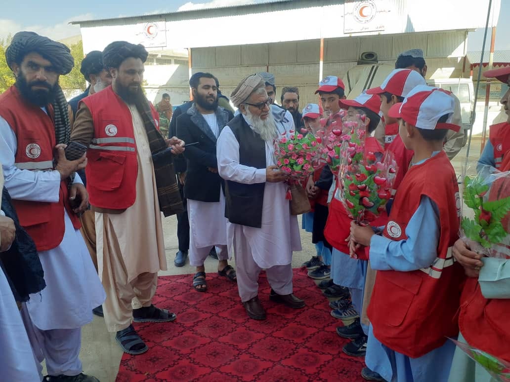 محترم مولوی مطیع الحق خالص سرپرست ریاست عمومی هلال احمر افغانی از نمایندگی هلال احمر افغانی در زابل بازدید نمود.