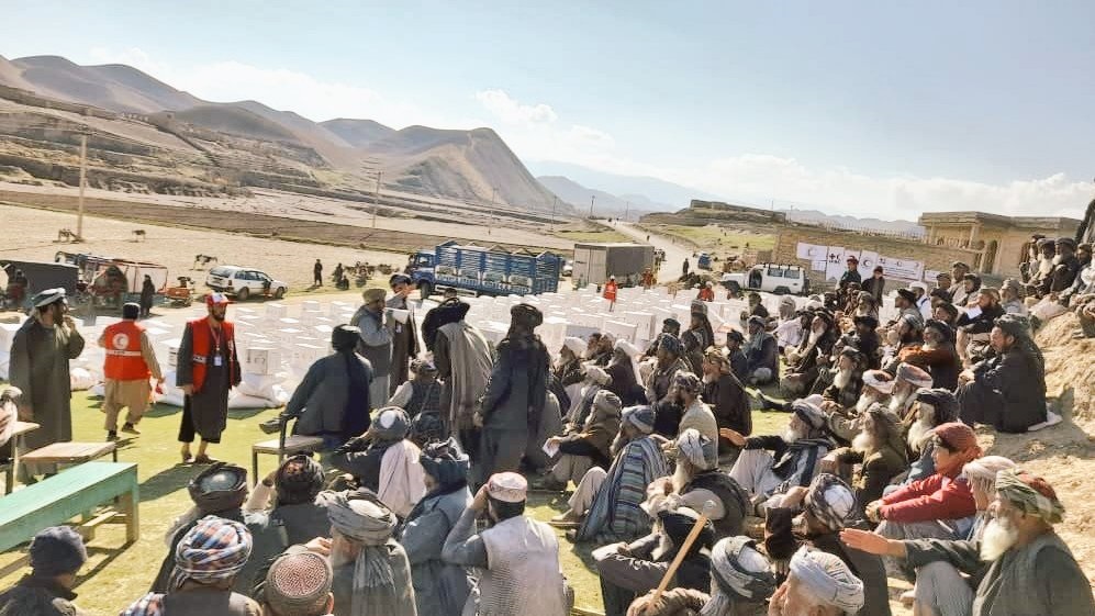 سرپل ولايت کې ۱۲۰۰ کورنيو سره د خوراکي توکو مرسته!