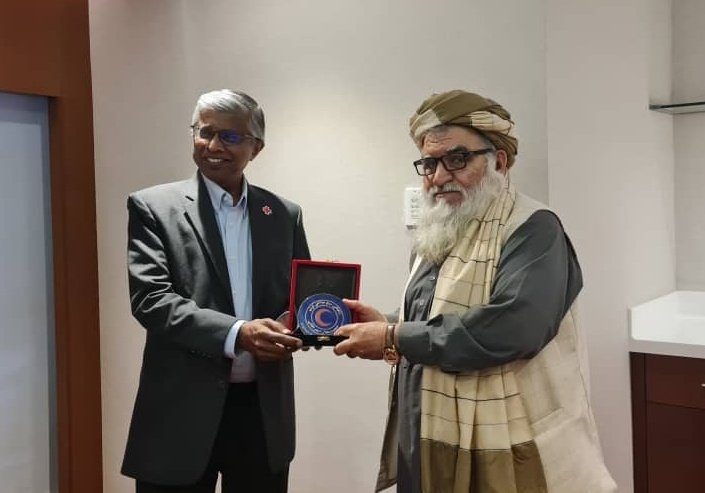 د افغاني سرې میاشتې د سرپرست عمومي رئیس او د سینګاپور د سره صلیب د سکرتر جنرال ترمنځ دوحه کې دوه اړخیزه ناسته ترسره شوه!