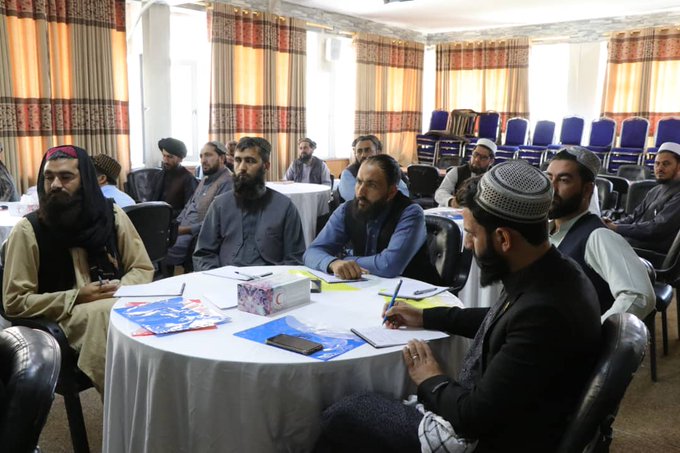 ورکشاپ آموزشی ۳ روزه رضاکاران در مورد آگاهی عامه در ریاست مرکزی هلال احمر افغانی!