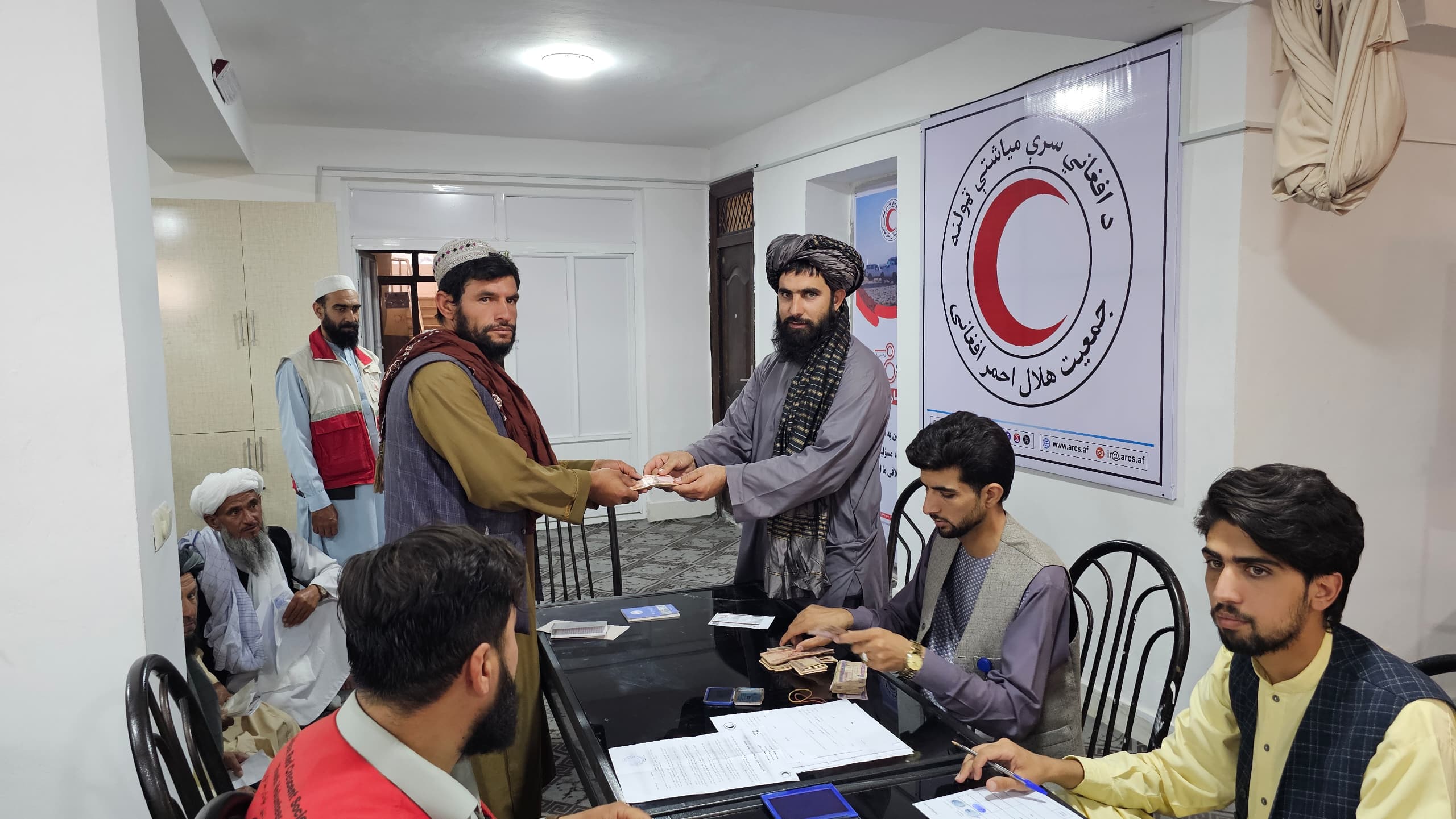 هرات کې د پېښو د خطر کمونې پر کمېټو نغدي مرسته ووېشل شوه