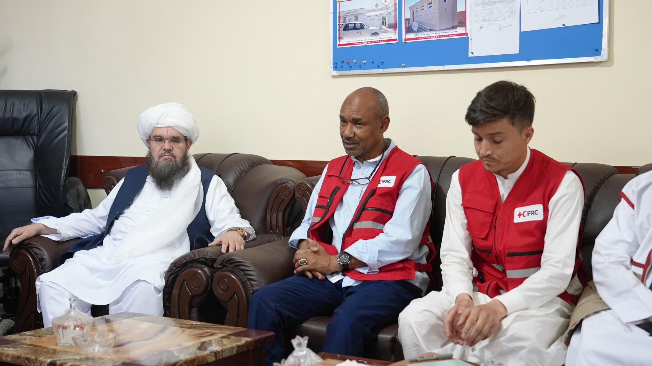 سرپرست عمومي رئیس هرات کې د ملي ټولنو د نړیوال فدراسیون له مرستیال سره وکتل