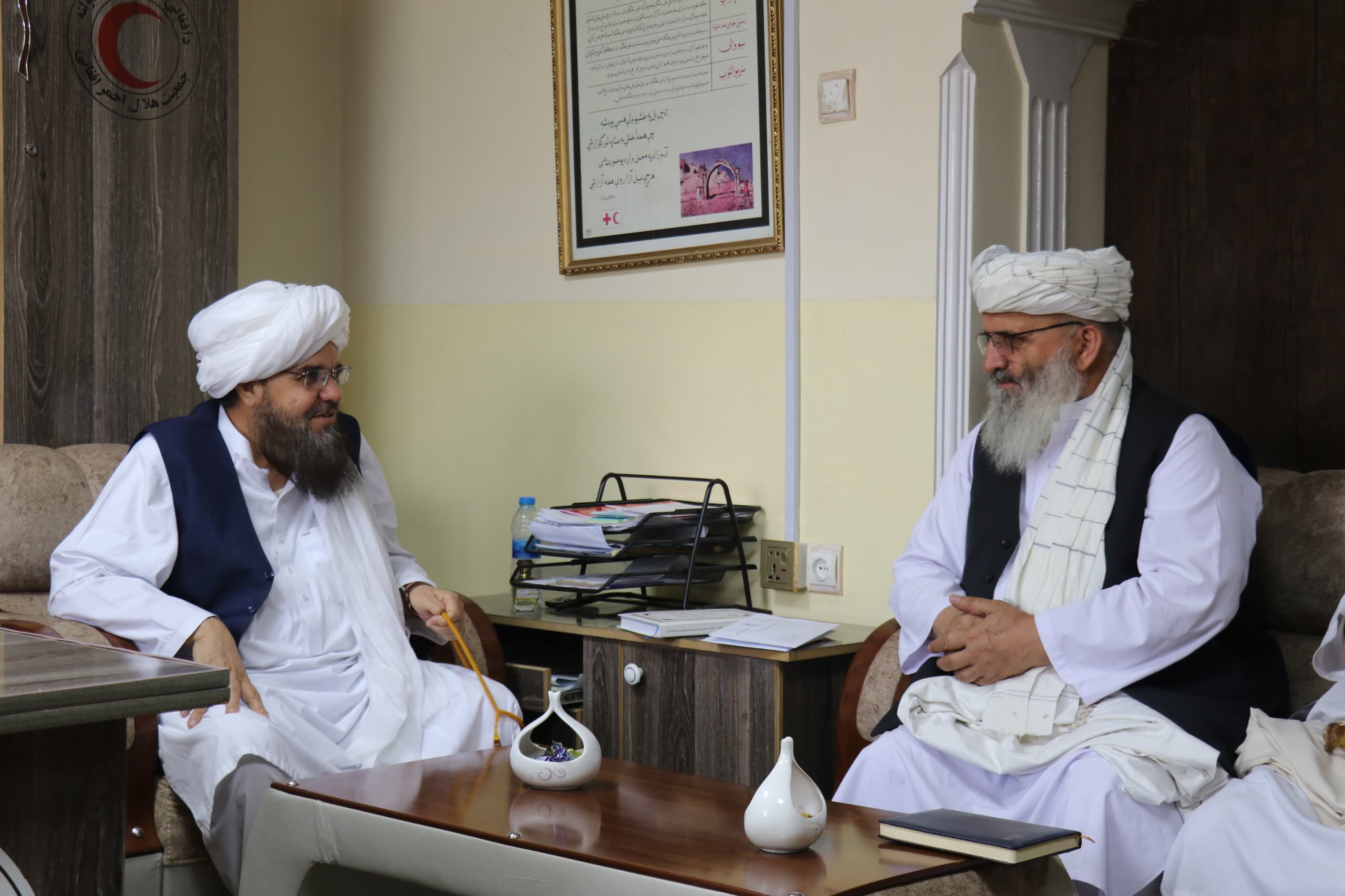 د افغاني سرې میاشتې سرپرست عمومي رئیس د لوګر ولایت له والي سره وکتل