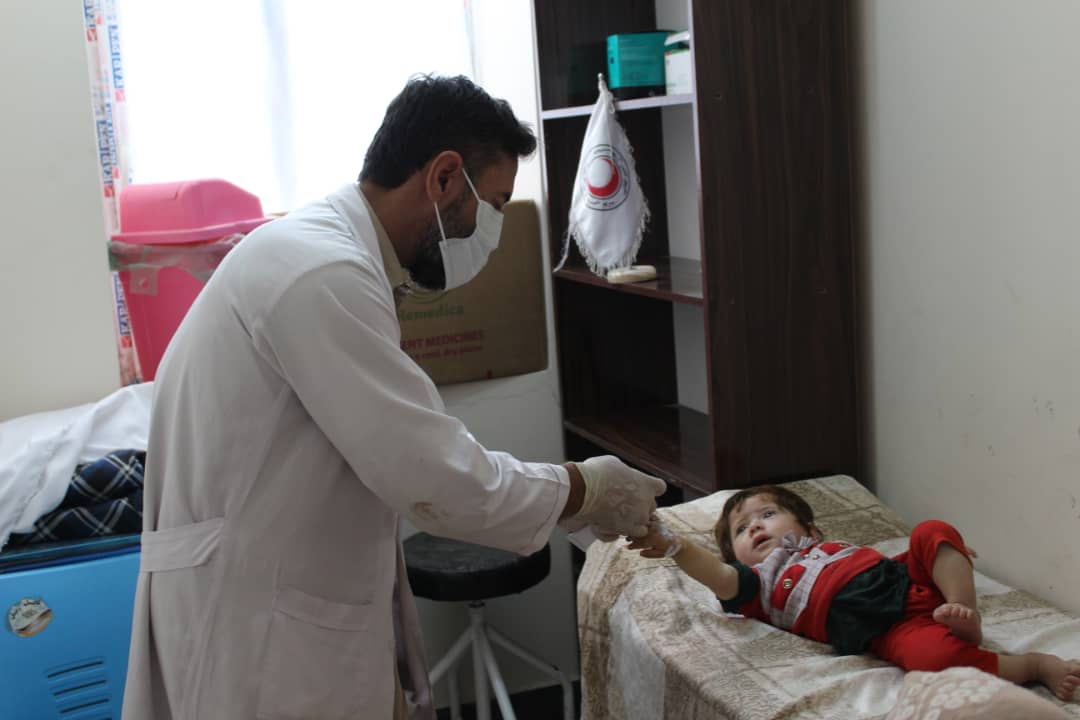 رسیدگی به مشکلات صحی ۴۰۰۴ تن از هموطنان در ولایت سرپل