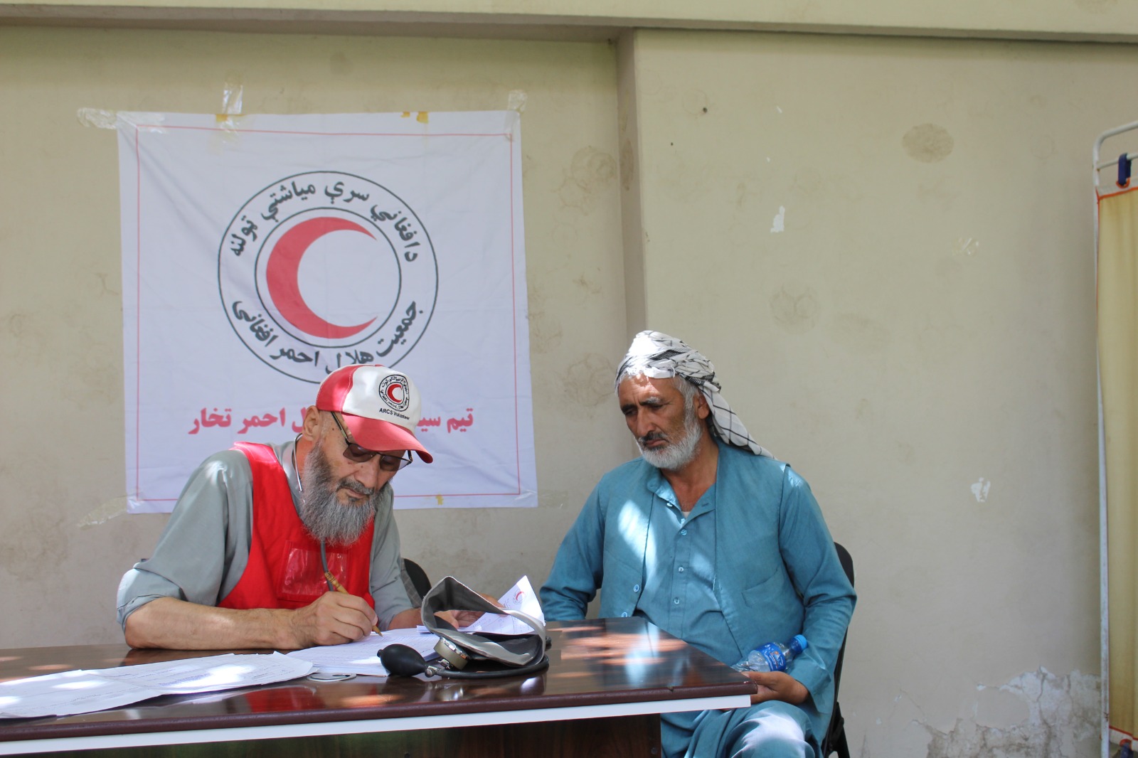 تخار ولايت کې د ٦٤٢٥ تنو هېوادوالو روغتیايي ستونزو ته رسېدنه شوې ده