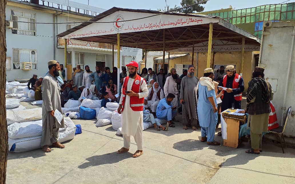 کندز؛ پر ١٠٠ راستنو شوو کډوالو خېمې ووېشل شوې