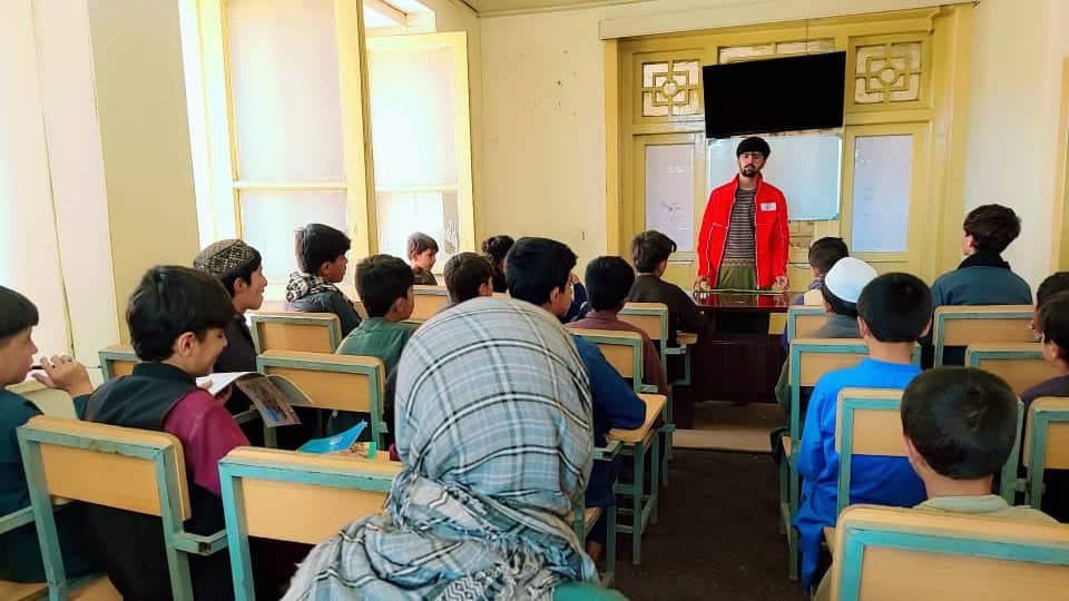 پکتیا؛ صدها دانش‌آموز در مرکز آموزشی جوانان و رضاکاران مصروف آموزش‌ هستند