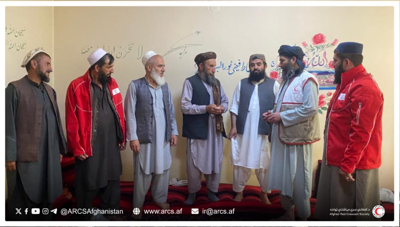 کاپیسا؛ له سېلاب ځپلې کورنۍ سره نغدي مرسته وشوه