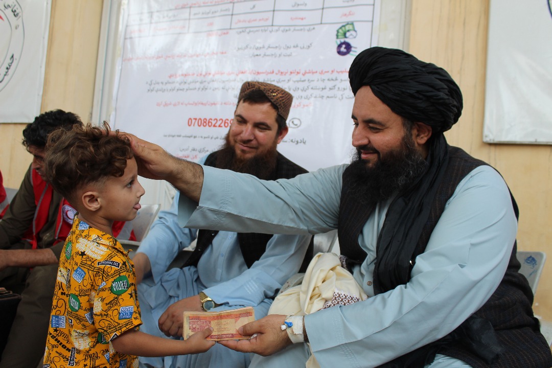 ننګرهار؛ پر راستنو شوو کډوالو درې نیم میلیونه افغانۍ ووېشل شوې