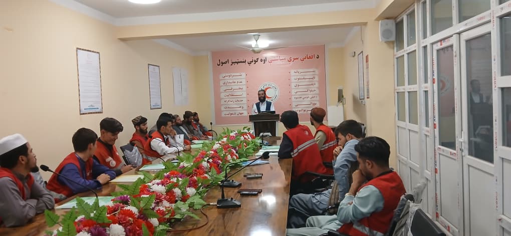 هلالاحمر افغانی از طریق مراکز آموزشی هزاران جوان را آموزش داده است