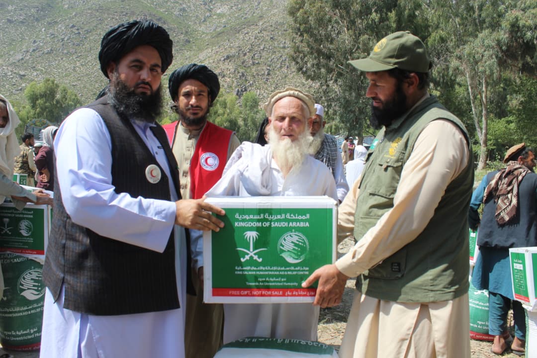 ARCS: Food Assistance Provided to Earthquake Victims in Dara-e-Noor, Nangarhar