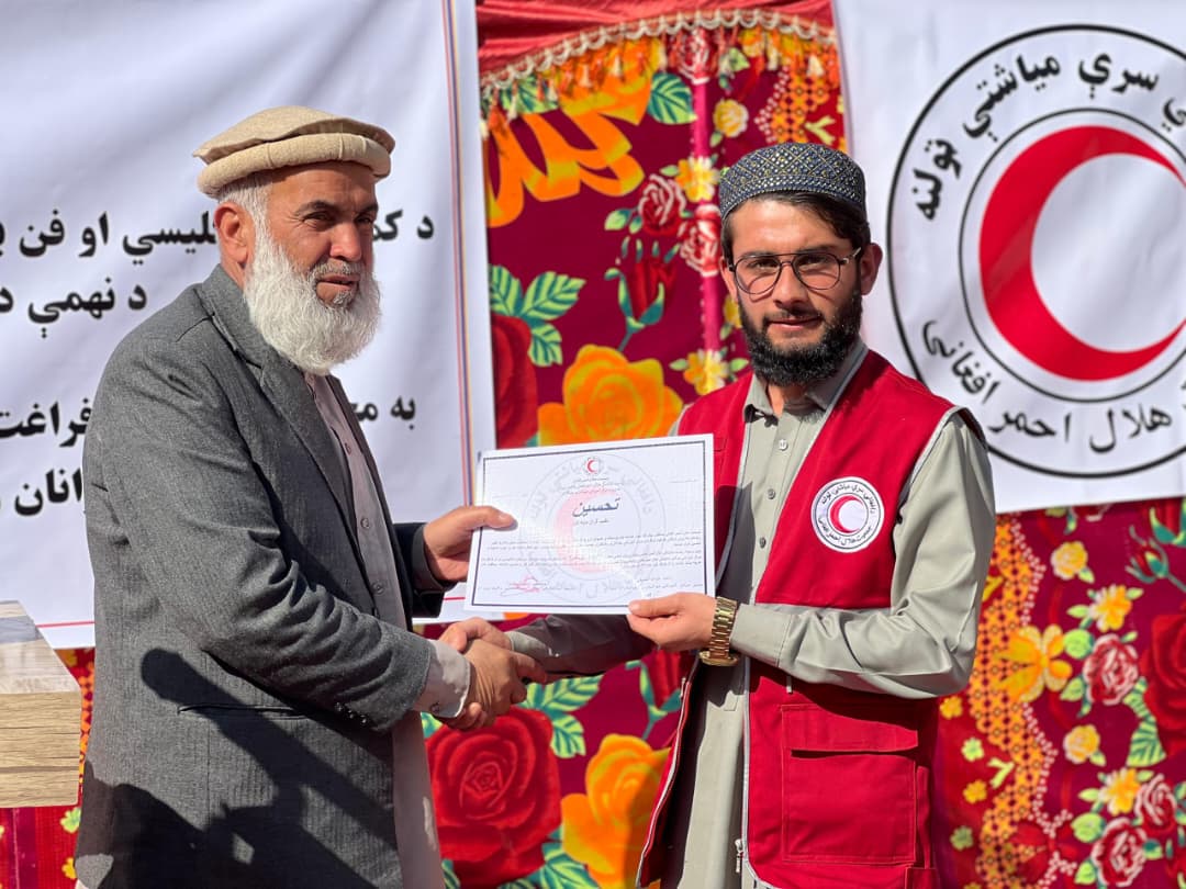 پروان؛ له ښوونیز مرکز څخه ۸۰ تنه زده کوونکي فارغ شول