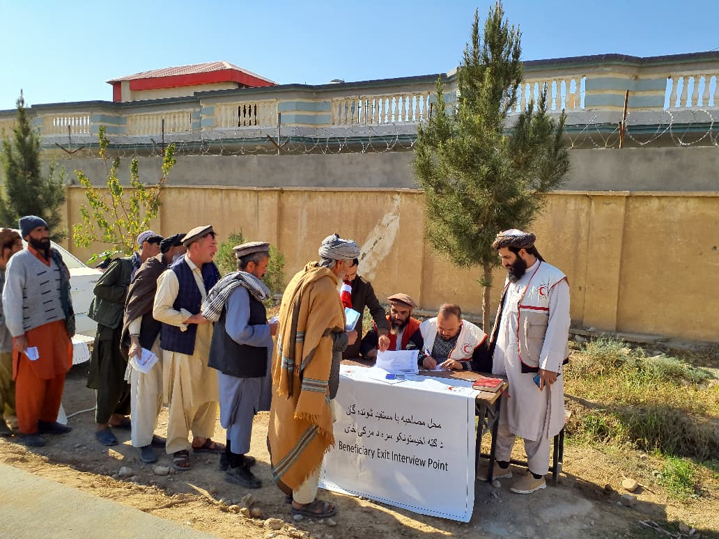 بغلان کې له ۱۵۰۰ کډوالو کورنیو سره نغدي مرسته وشوه