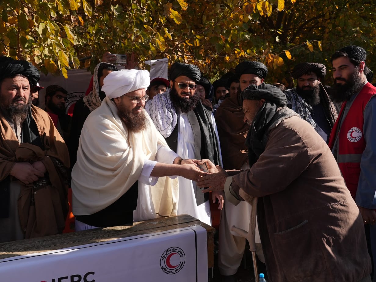 بلخ؛ ۶۰۰ زلزله ځپلو کورنیو ته بشري مرسته ووېشل شوه