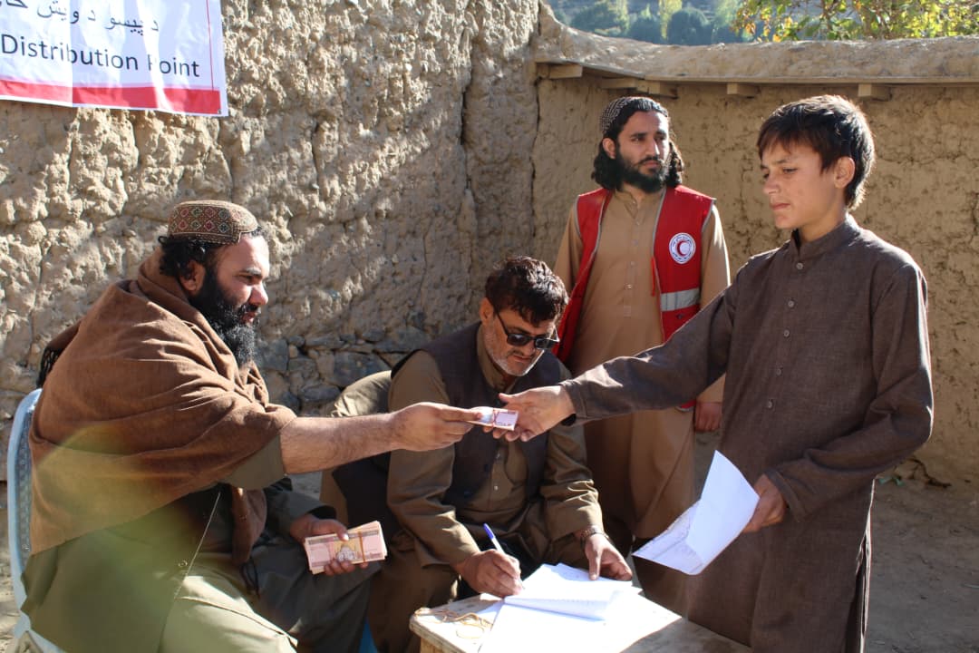 به ۷۵۰ خانوادهٔ بی‌جاشده داخلی در پکتیا و نورستان کمک نقدی توزیع شد