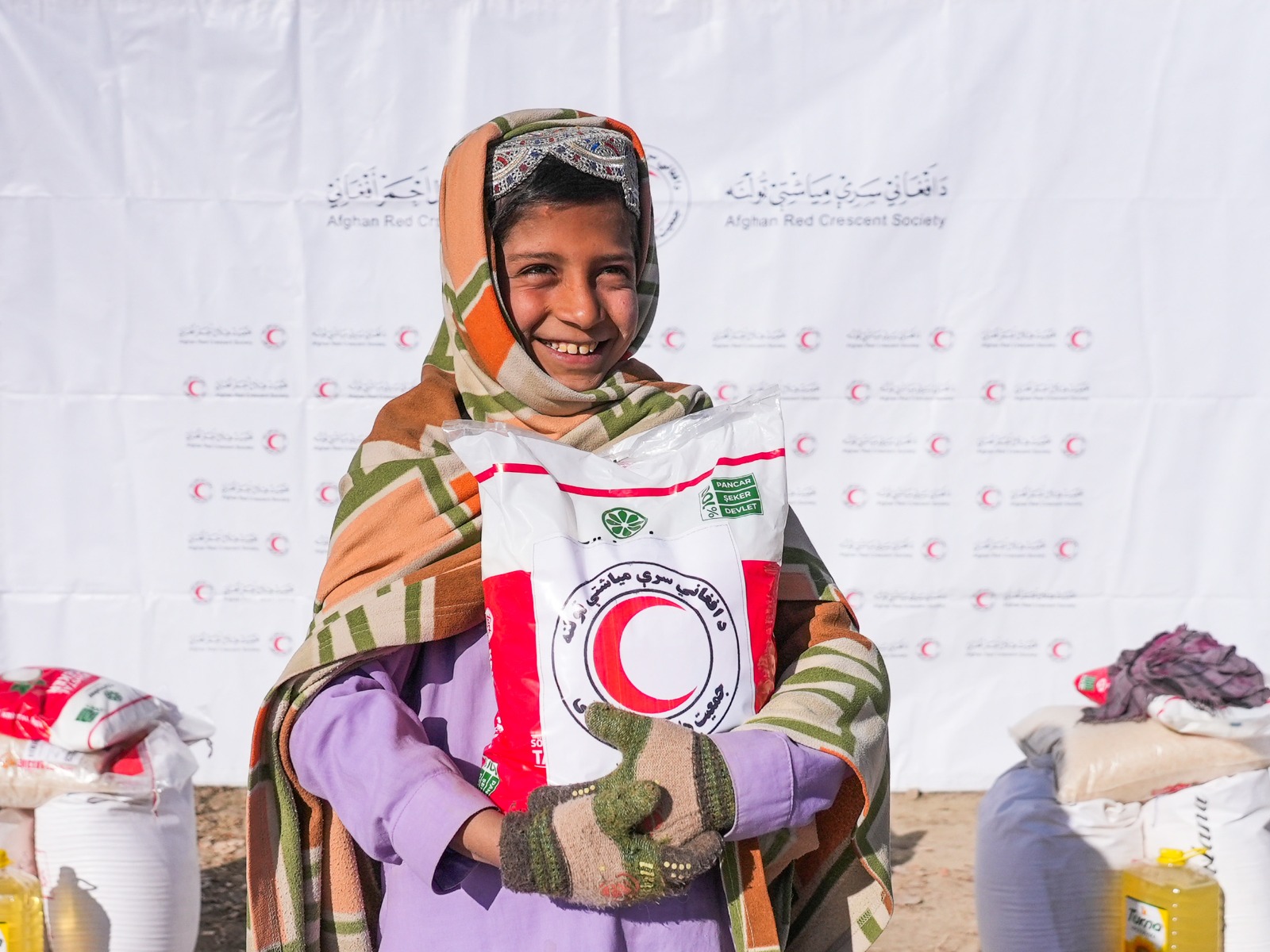 له شعاره تر عمله؛ افغاني سرې میاشتې پکتیکا کې پر ۱۰۰۰ راستنو شوو کورنیو پراخه بشري مرسته ووېشله