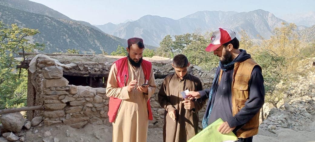 د بشري مرستو په موخه د افغاني سرې میاشتې له لوري لغمان ولایت دولت شاه ولسوالۍ کی د ۳۰۰ پیښځپلو او بیوزله کورنیو سروې سرته ورسیده!