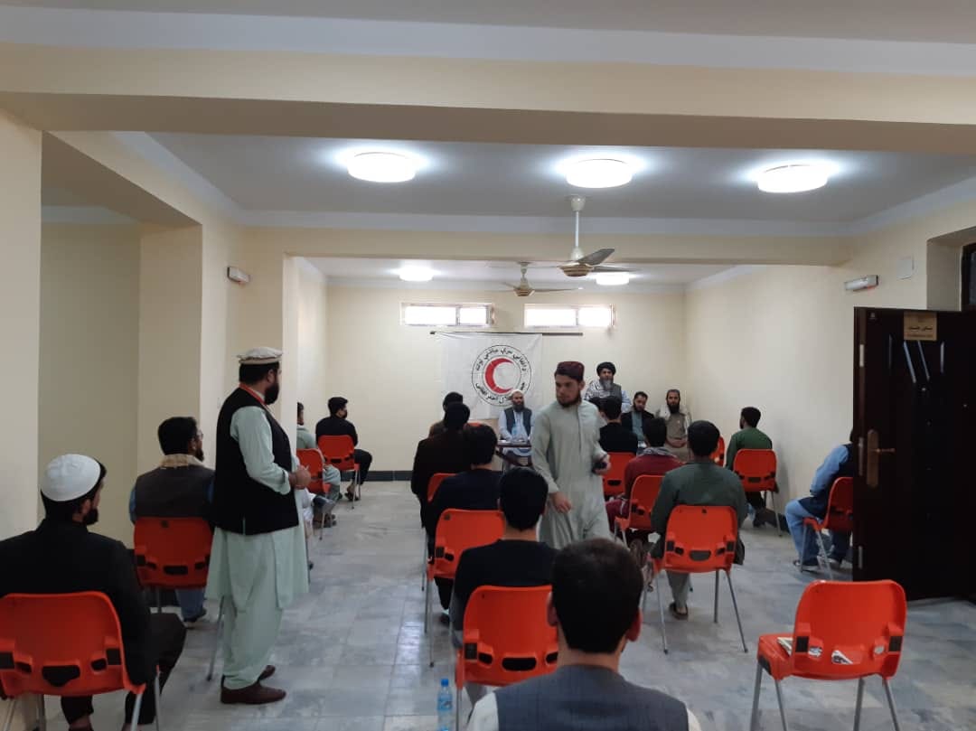 از سوی هلال احمرافغانی امتحان مشاور سوی تغذی وفارمسی در ولایت بلخ اخذ گردید!