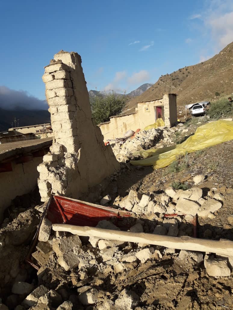 از جانب هلال احمر افغانی در مناطق زلزله زده ولایات خوست و پکتیکا علاوه بر کمک های نقدی از گدام های دفتر مرکزی هلال احمر افغانی در ۱۵ موتر مقدار ۴۰۰۰ تخته کمپل، ۸۰۰ باب خیمه، ۸۰۰ سیت آشپزخانه، ۸۰۰ تخته ترپال، ۱۶۰۰ عدد بوشکه آب، صد ها تخته توشک، بالشت ها، لحاف و مواد غذایی کمک ارسال گردید